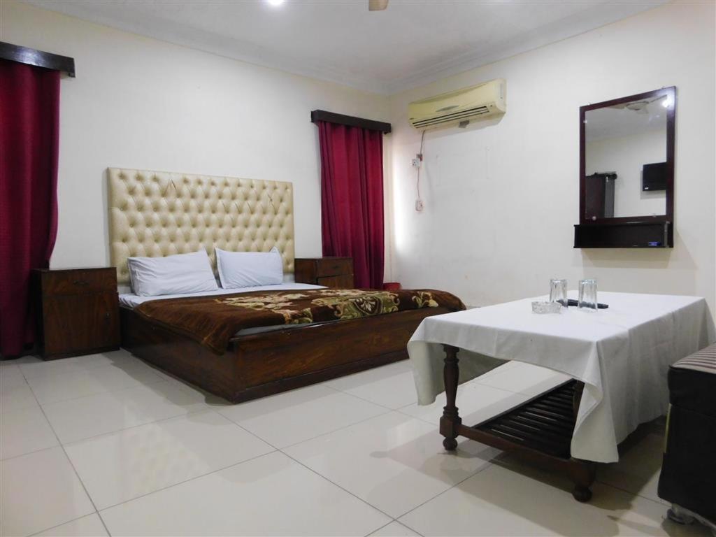 Hotel Humera Bahawalpur Eksteriør billede